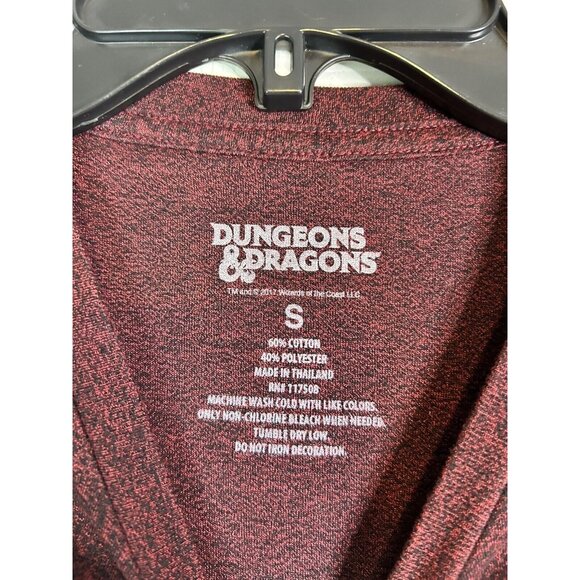 Dungeons & Dragons Graphic Tee Maroon Unisex T-Shirt Size Small Vintage Look - Picture 5 of 9